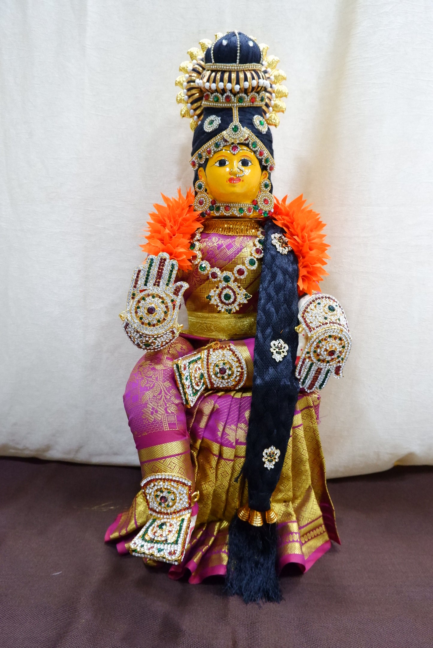 sriman ready idol wooden stand for lakshmi pooja