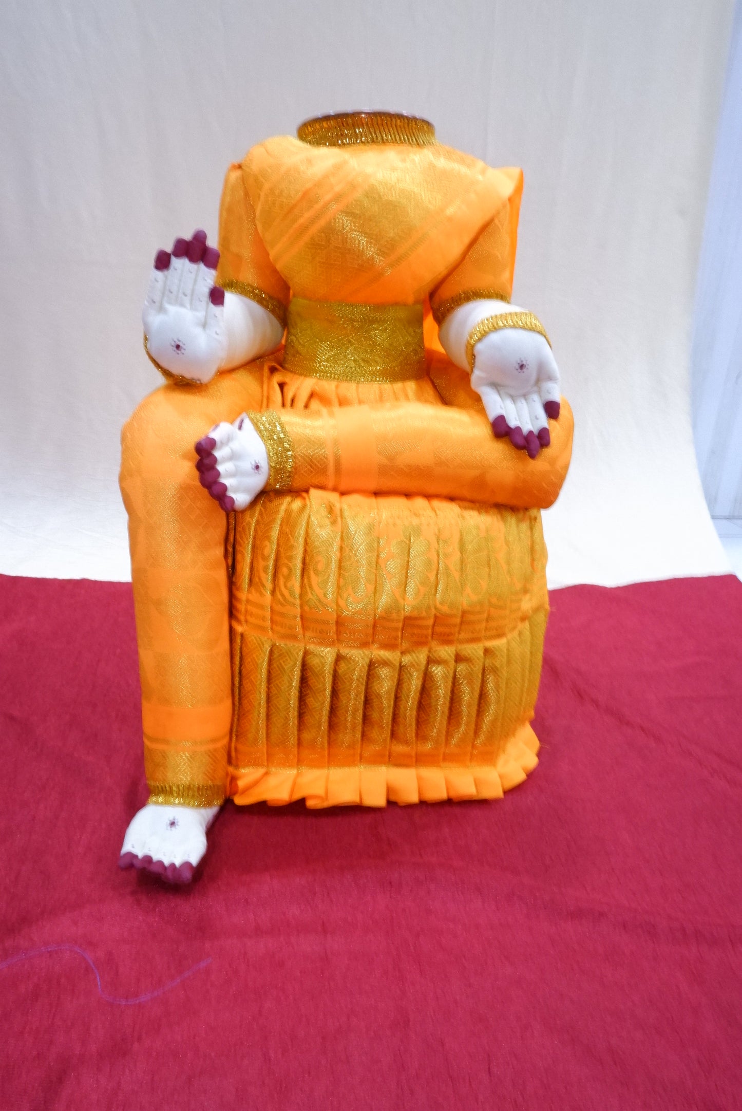 sriman varamaha lakshmi doll in 18 inch
