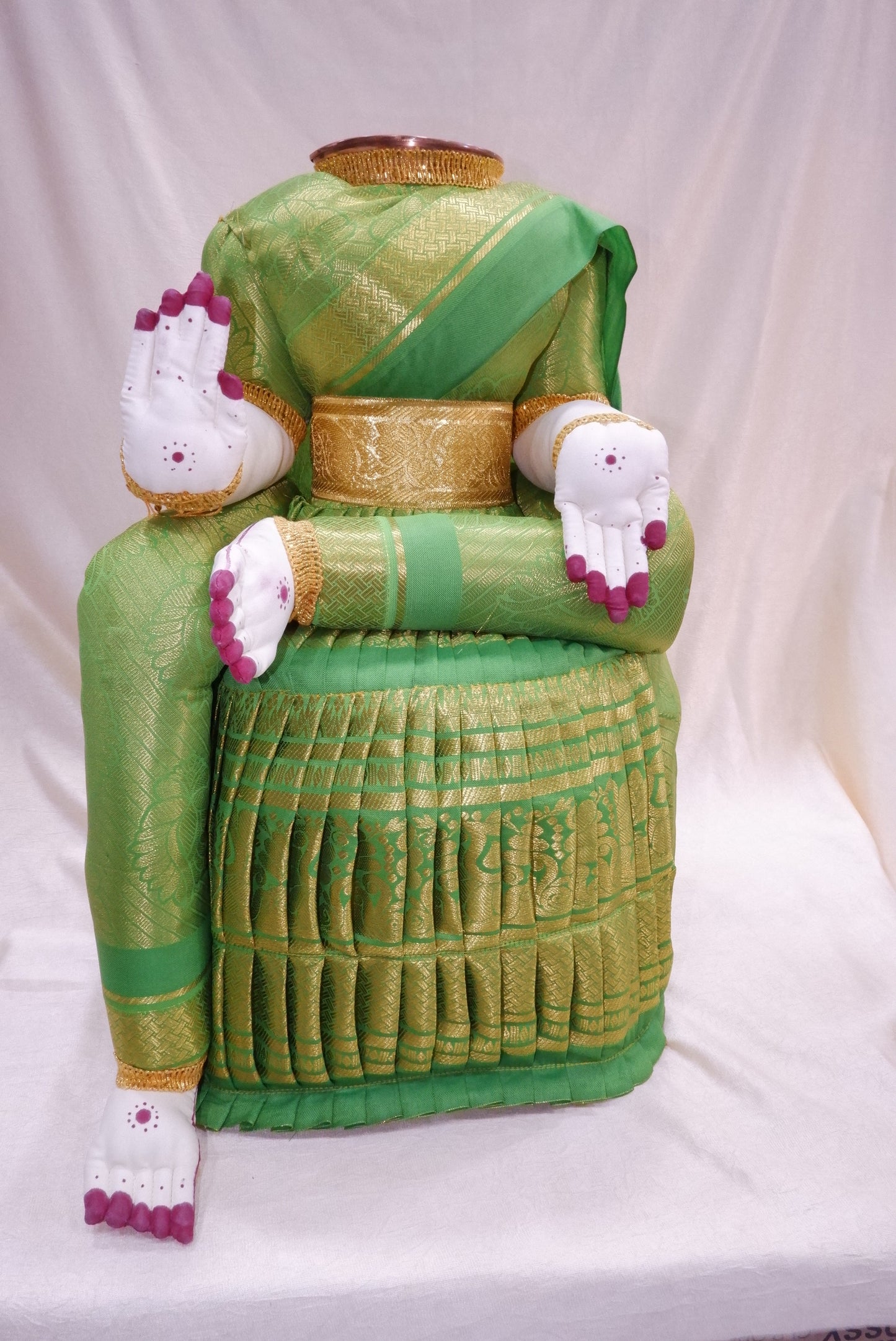 sriman classical light green vara maha lakshmi 21 inch