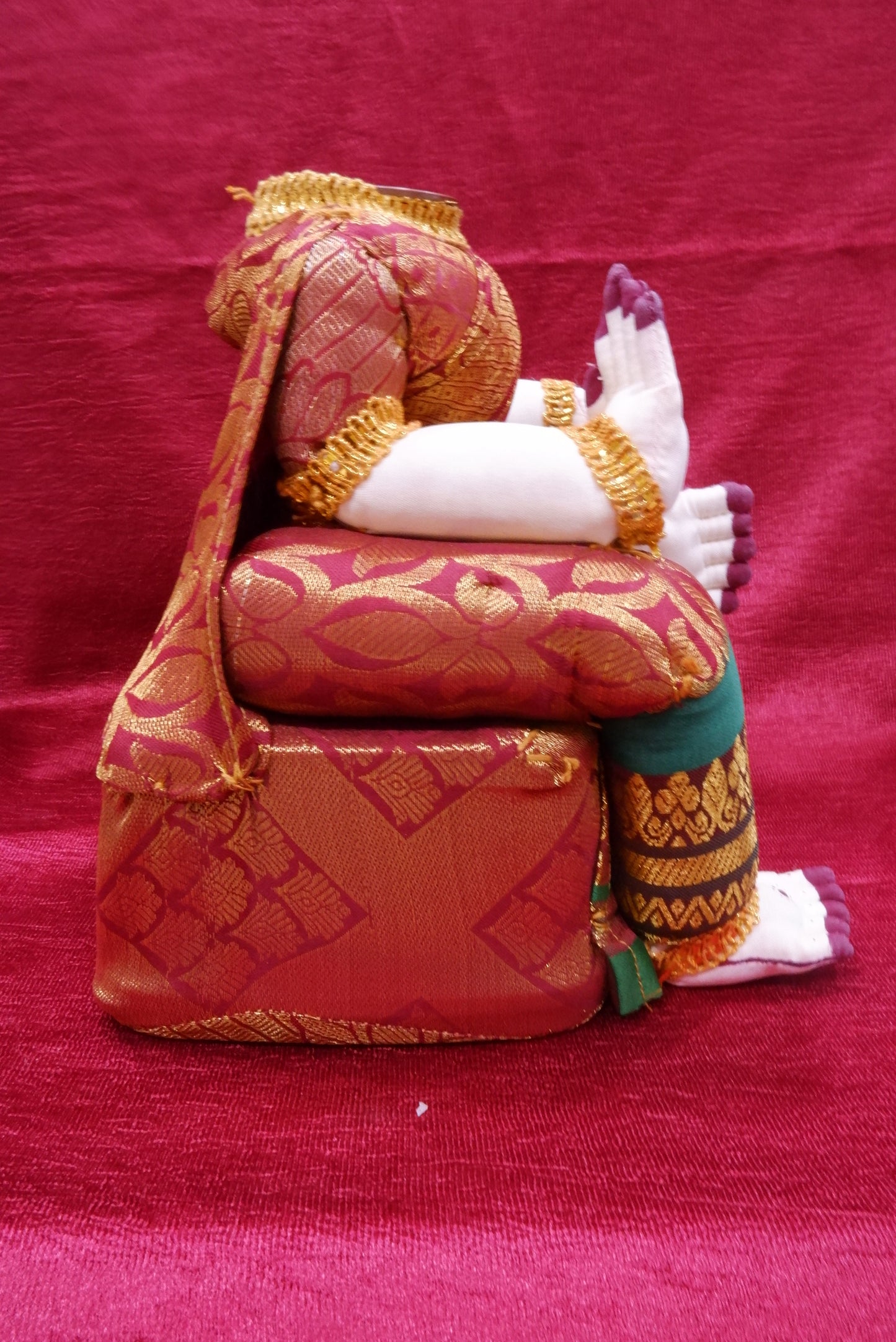 Lakshmi Idol MAROON colour 9 inch