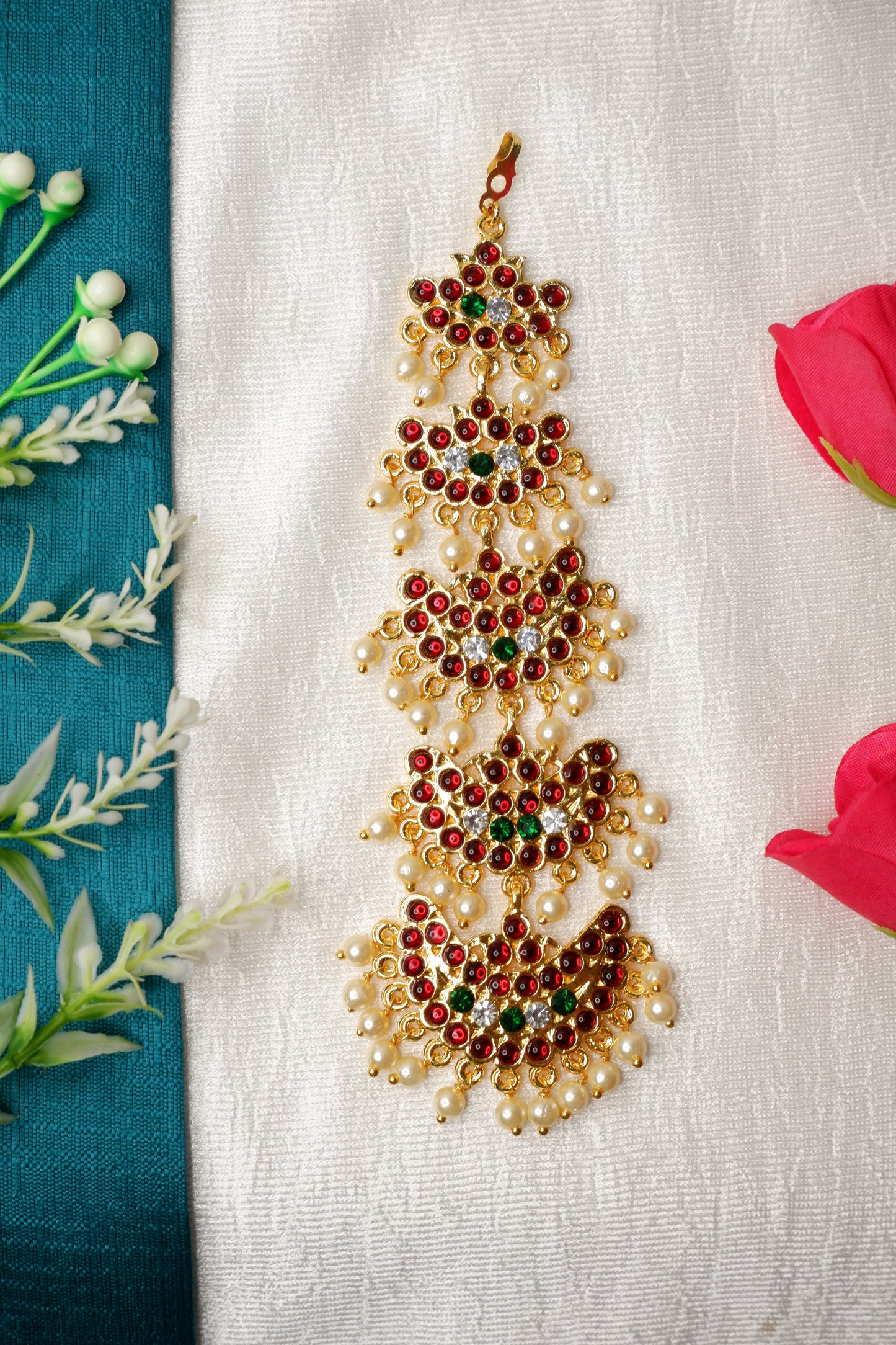 Classical Indian dancer adorned with Bharatanatyam mang tika and traditional dance makeup