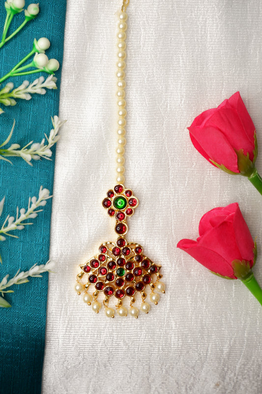 emple Kemp Nethi Chutti - 5-Step Maang Tikka with Red Kempu Stones and Pearl Drops for Bharatanatyam by SRIMAN