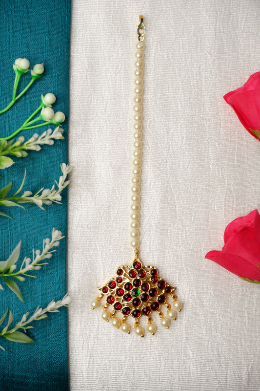 temple Kemp Nethi Chutti - 5-Step Maang Tikka with Red Kempu Stones and Pearl Drops for Bharatanatyam by SRIMAN