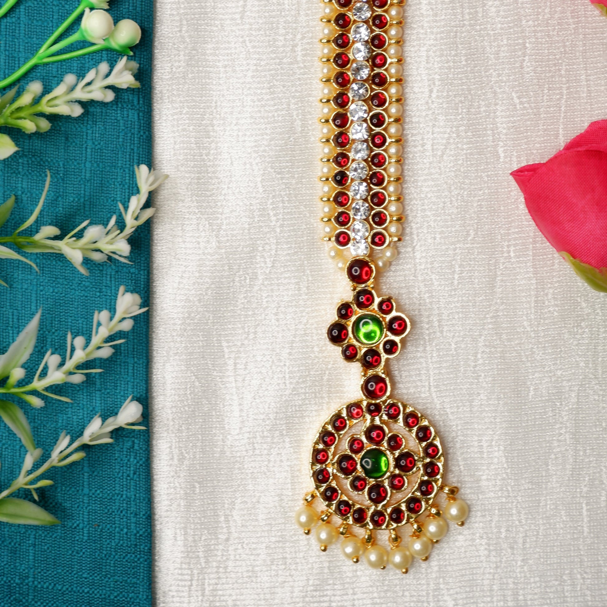 Kuchipudi performance showcasing dancer’s expressive abhinaya and ornate forehead jewelry