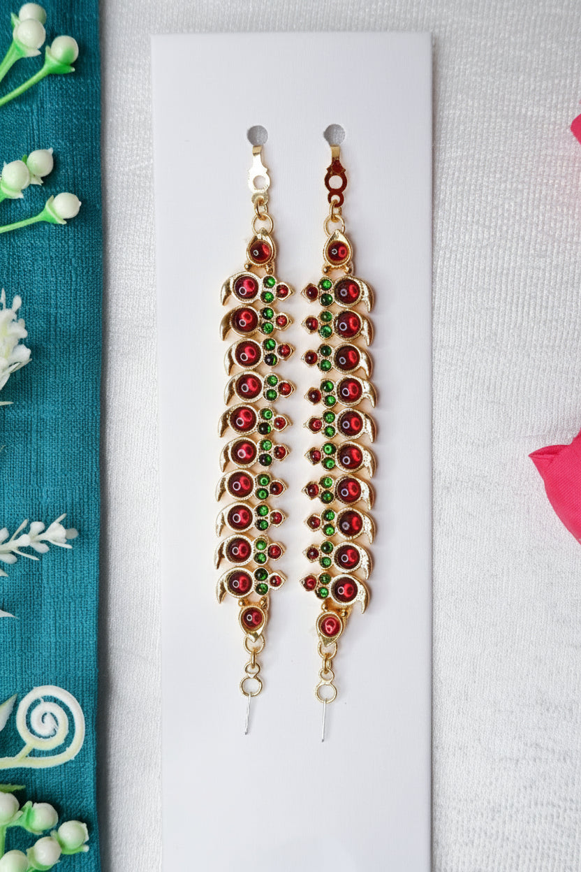 Solo dancer performing Matil Mattal Mattel in Bharatanatyam and Kuchipudi fusion dance style with expressive hand gestures