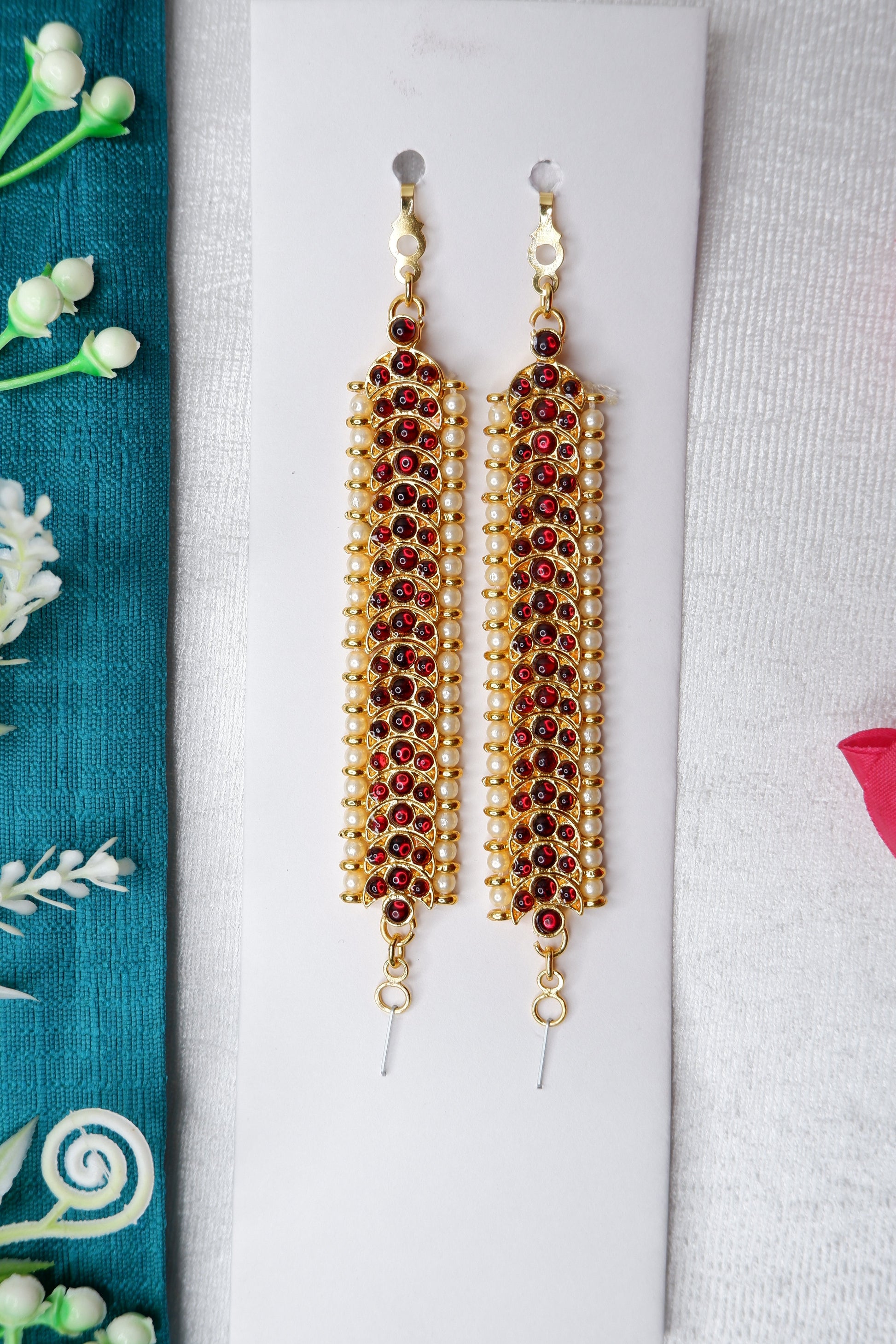 Bharatanatyam Kuchipudi fusion dance Matil Mattal Mattel performance with Indian classical dancers in traditional costume.