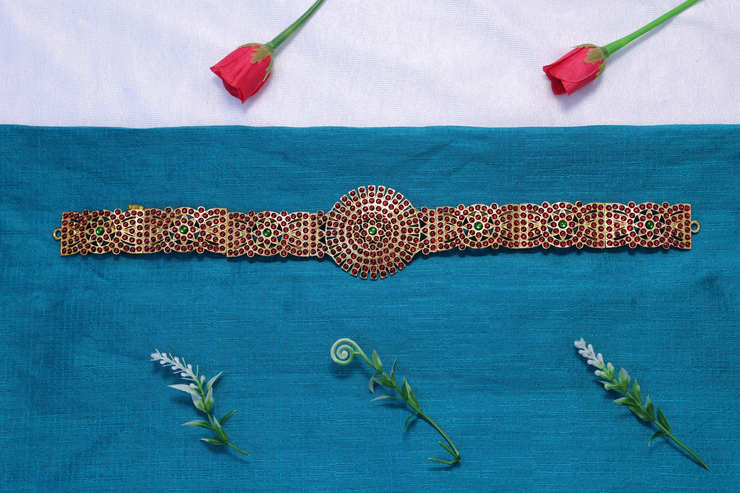 Circular motif kempu stone temple jewellery waist belt oddiyanam