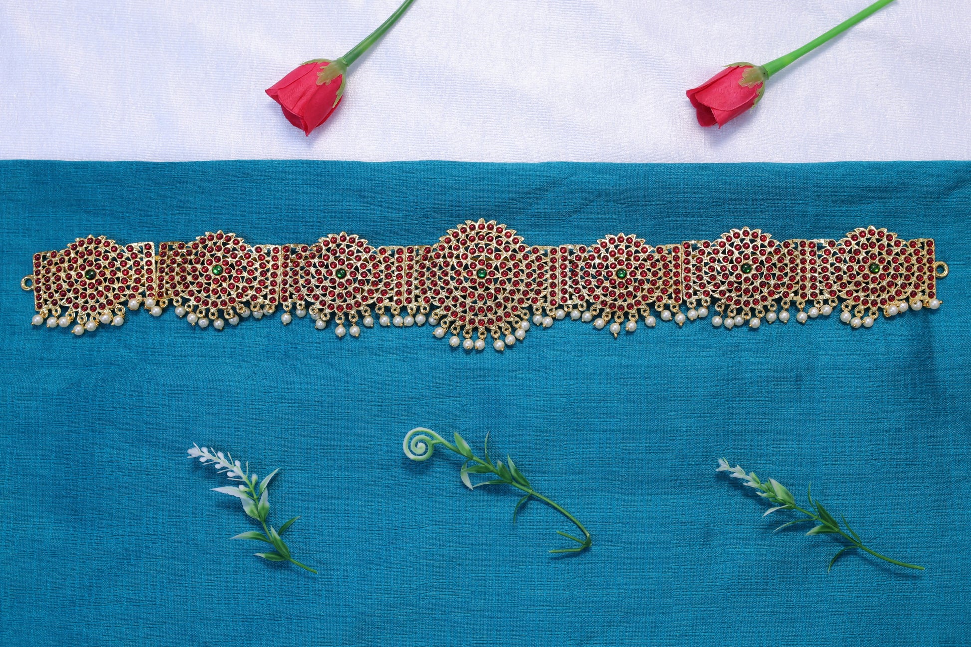 Full round motif kempu stone temple jewellery waist belt oddiyanam