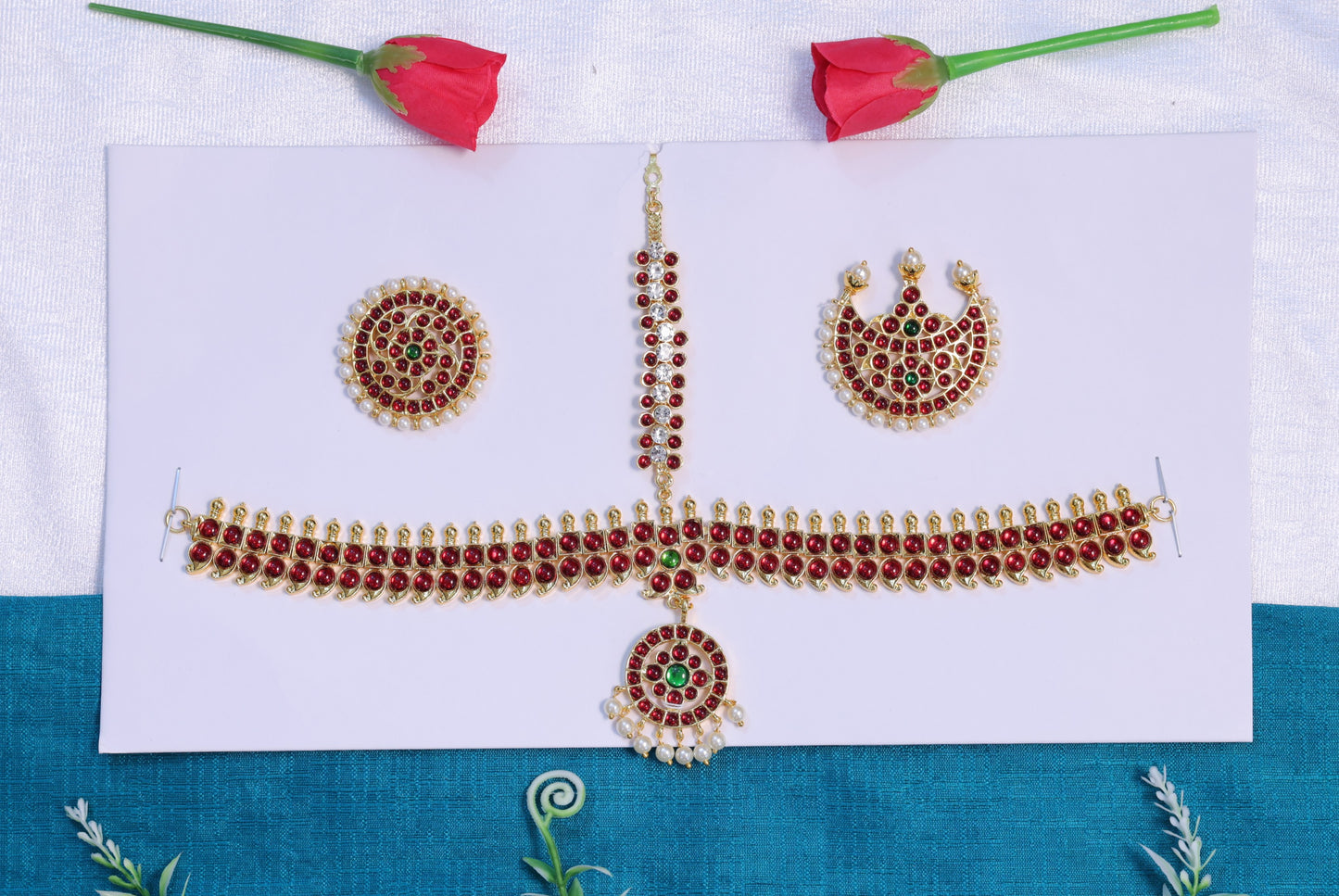 Temple jewellery nethi chutti head set with kempu stones and pearl detailing for Bharatanatyam and Kuchipudi
